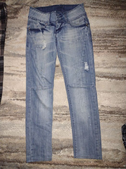 Лот от 2 клина и дънки,размер М за 10 лв.