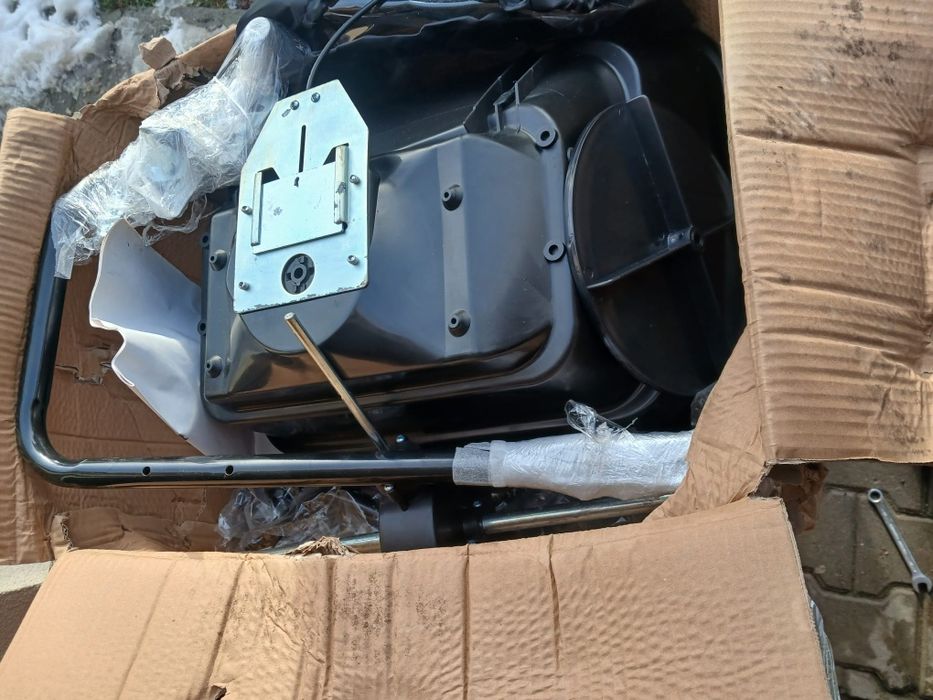 Utilaj de imprastiat sare pentru ATV