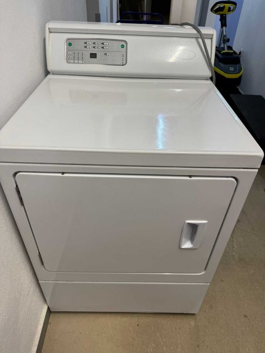 Употребявана професионална сушилня