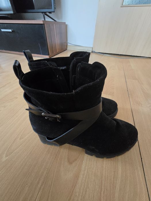 Дамски ботуши с токчета