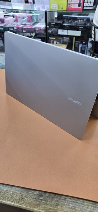 Samsung Galaxy Book5 (Model: NP750XHD)