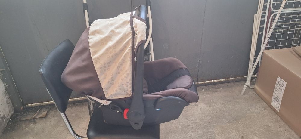 Комбинирана бебешка количка