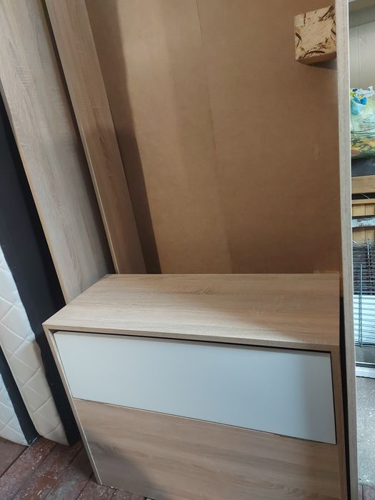 Единични легла с ракла