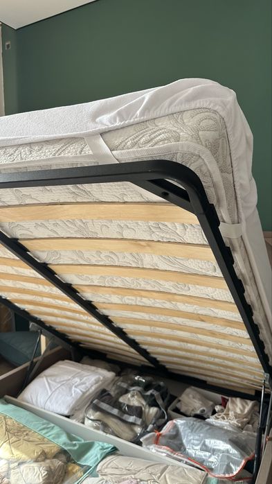 Кровать с  ортопедическим матрасом