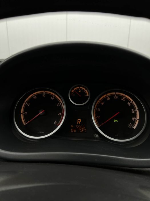 Продава се опел корса