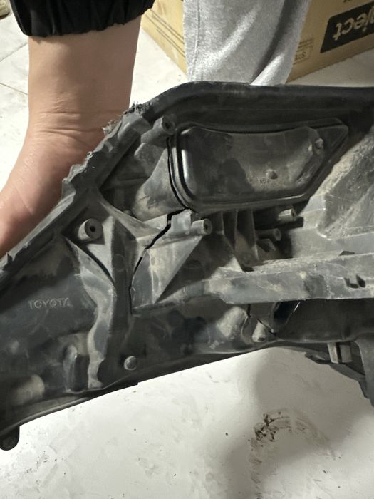 Фара Тойота Рав 4 2013 года