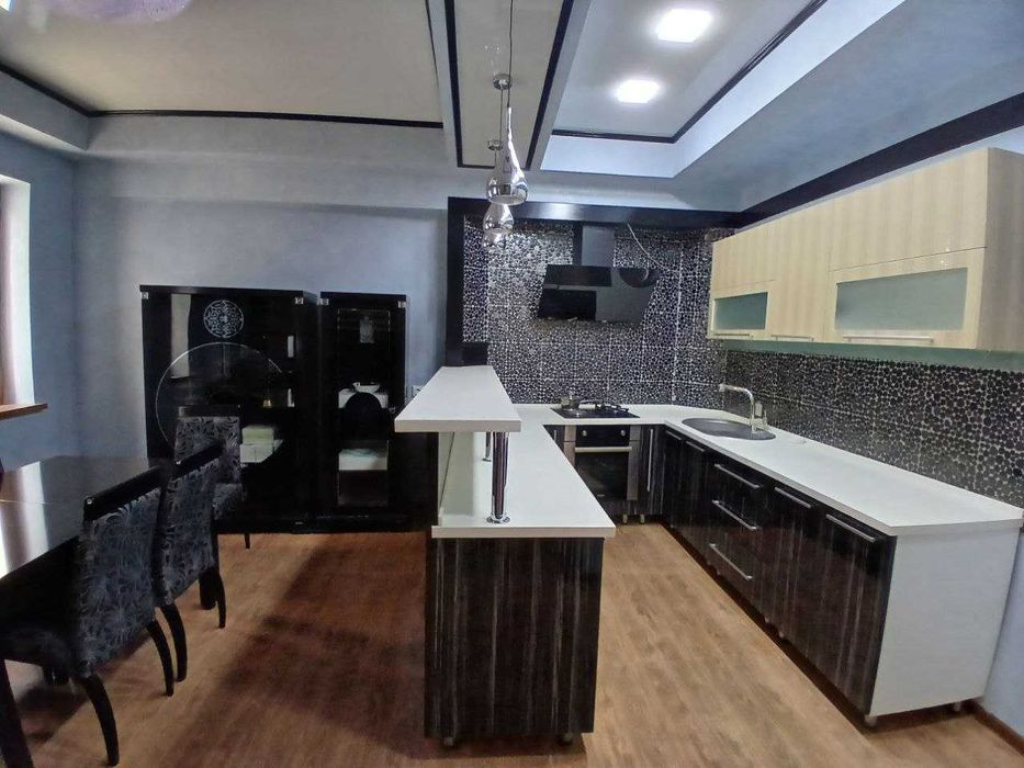 Ул.Никитина .Продам  эксклюзивный дом из 5 комнат  на 2.2 сотках.