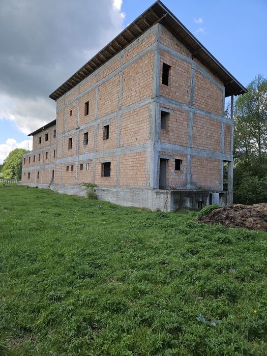 Vând  pensiune Tohanu Nou jud Brașov