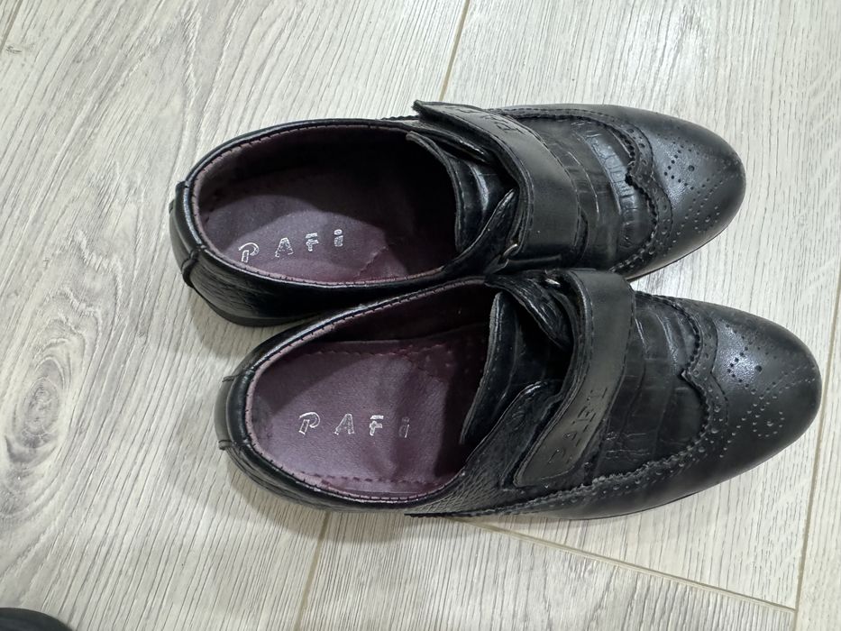 Продам туфли школьные