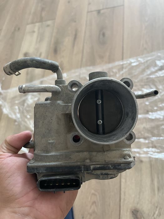 Дроссельная заслонка