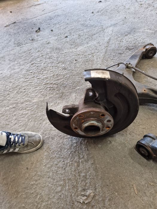 Fuzeta  spate stanga dreapta vw t5 transporter caravelle multivan