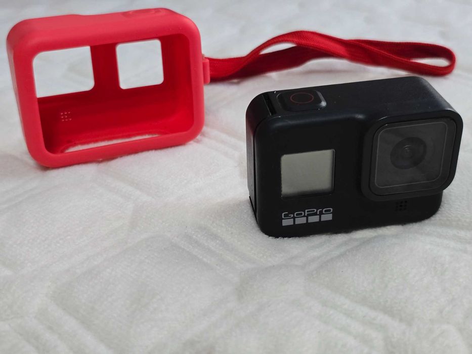 Экшн-камеру GoPro HERO8 Black (б/у)