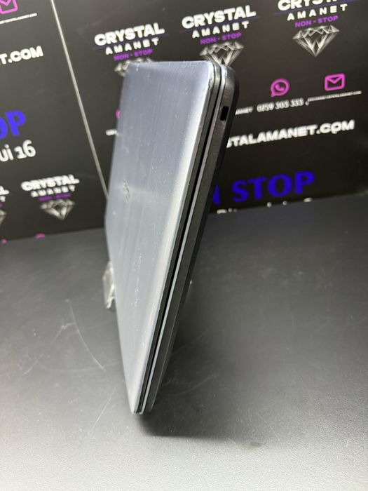 Asus Vivobook 15 X540 8GB RAM 
Intel Core i3 Gen 7 1TB SSD