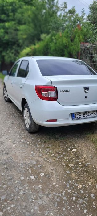Vând Dacia Logan