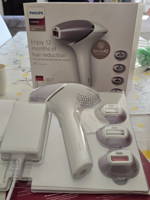 Фотоепилатор Philips Lumea 8000 + подарък чантичка за съхранение