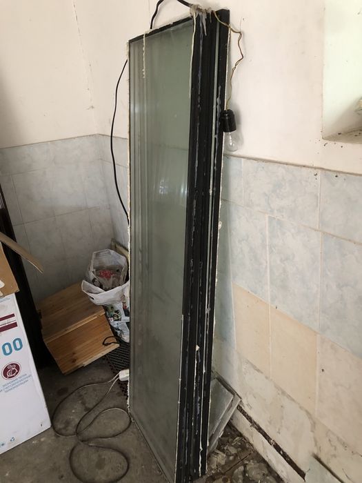 Продам стекла большие 4 штуки