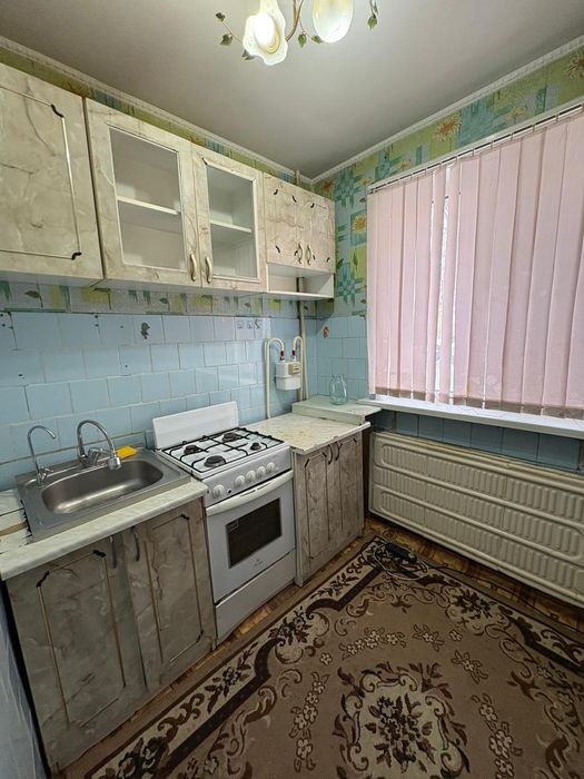 Продам 2 комн квартиру район Уюта