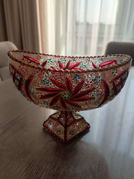 Конфетница на ножке