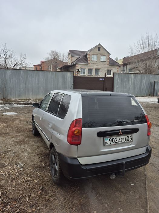 Продаю митсубиси спейс вагон