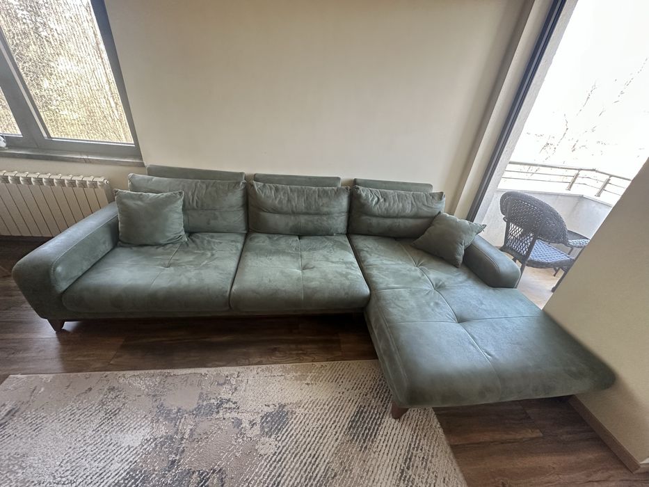 Ъглов диван. Запазен