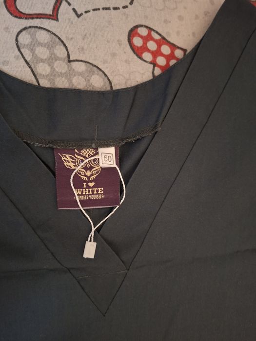Vănd costum medical nou marime M sau L