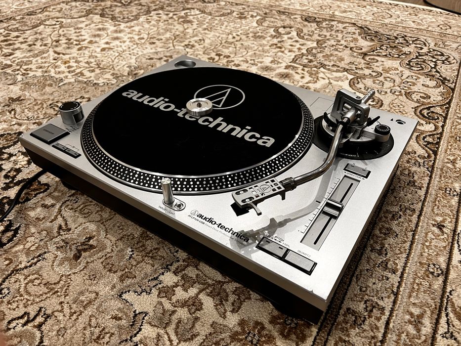 Виниловый проигрователь