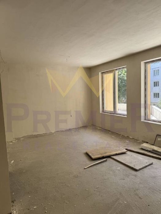 Продава се Тристаен апартамент в Бургас, Меден рудник - зона Б - 125 кв.м за 1104 €/кв.м - Снимка #1