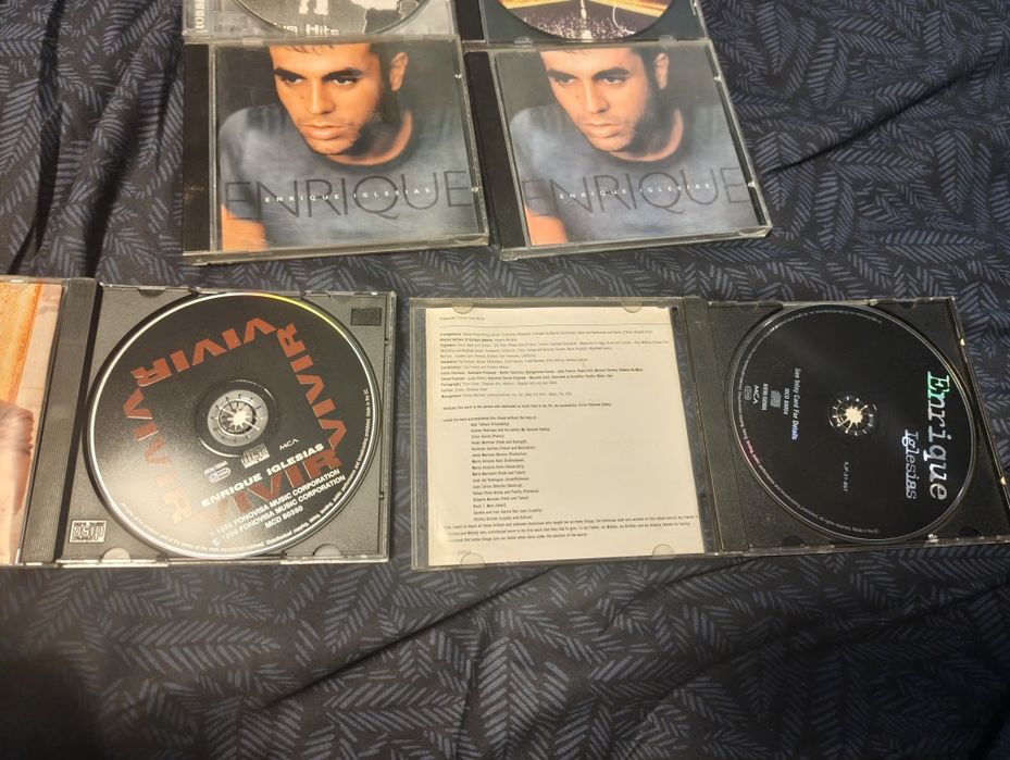 Касетки и дискове с музика