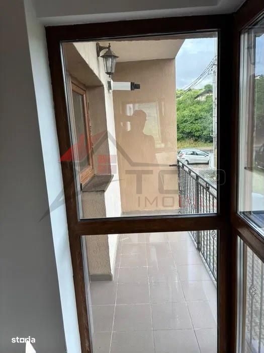 Apartament cu 2 camere decomandat, parcare, 2 boxe, etajul 1 - Rediu