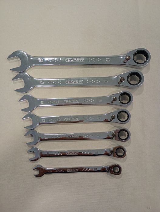 Expert Facom звездогаечни ключове с тресчотка 7 бр
Номера на ключовет