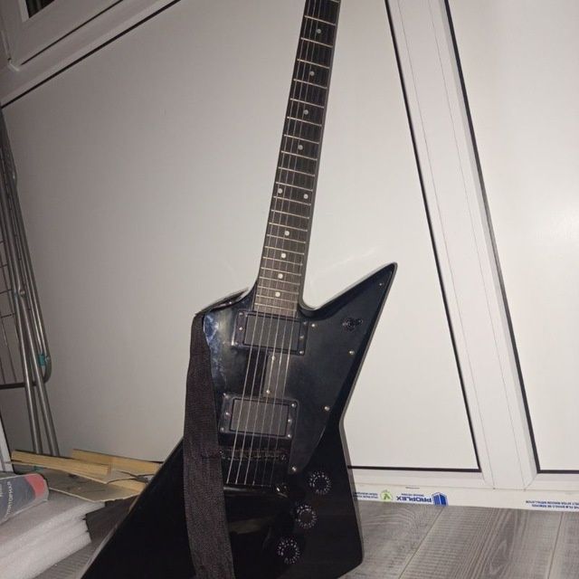 Электро гитара эксплорер