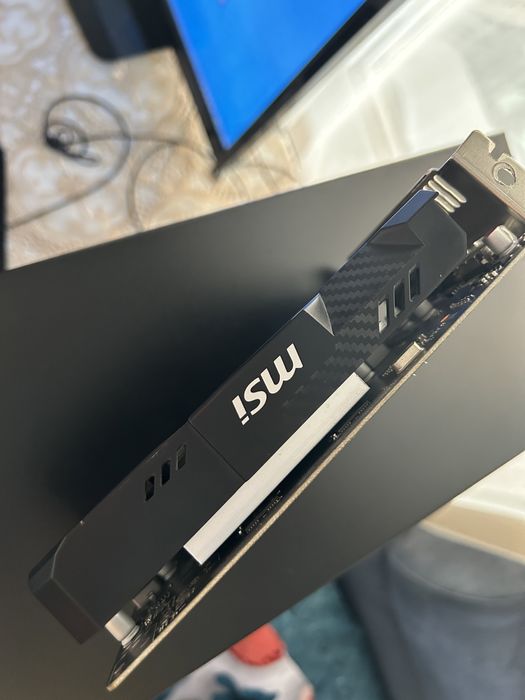 Schimb/vand 1050ti,procesor i3 6100 si gtx 950