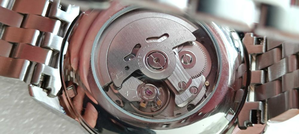 Продавам нов часовник ,, Seiko "