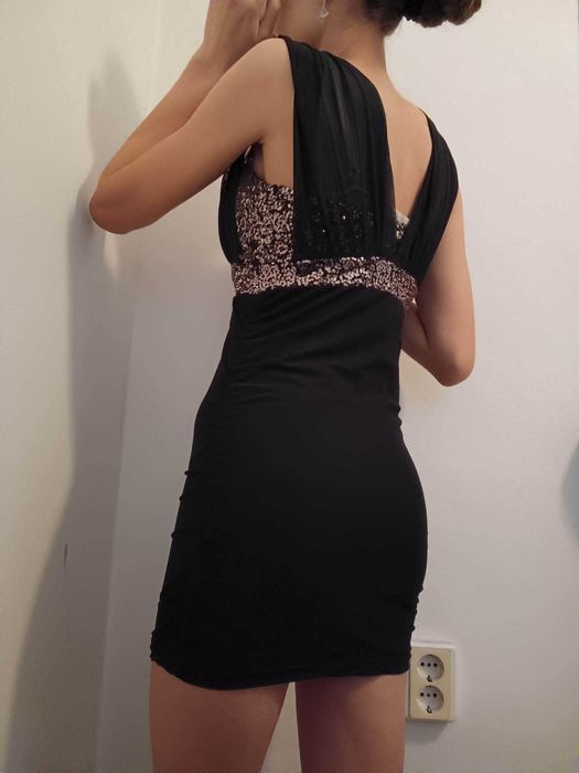 Малка черна рокля С/ ХС