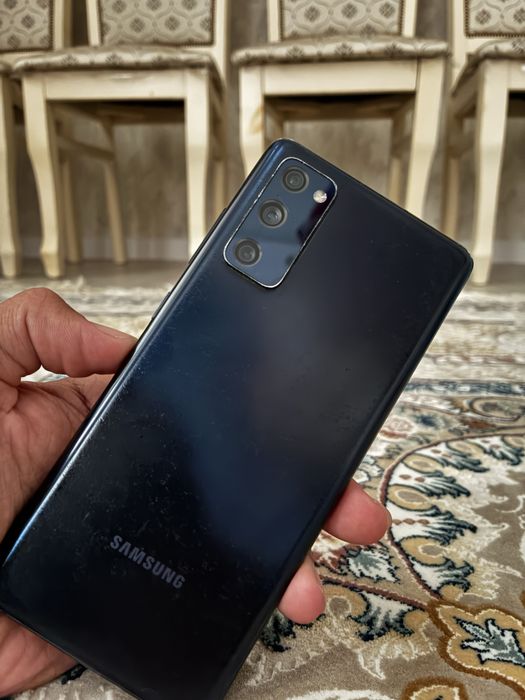 Продам samsung galaxy s20fe
