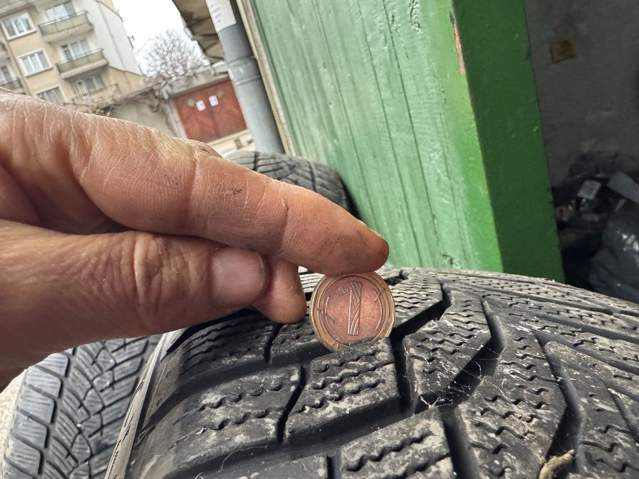 4 броя Гуми за СУВ / Джип  235 60 17 цола NEXEN и FULDA