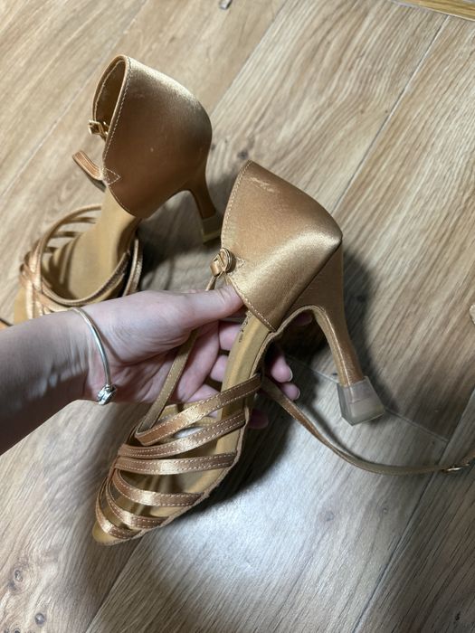 Бальные туфли сатины