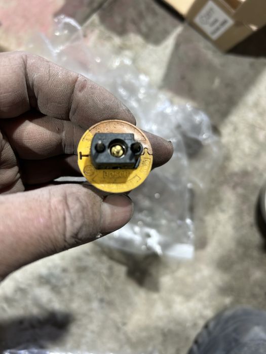 Продам форсунку на passat b3