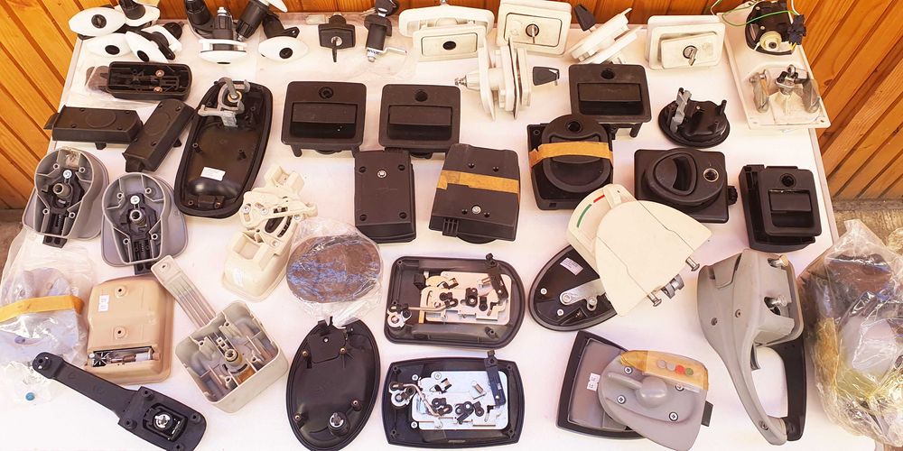 Incuietoare rulota, autorulota, broasca, yala ,accesorii ,etc