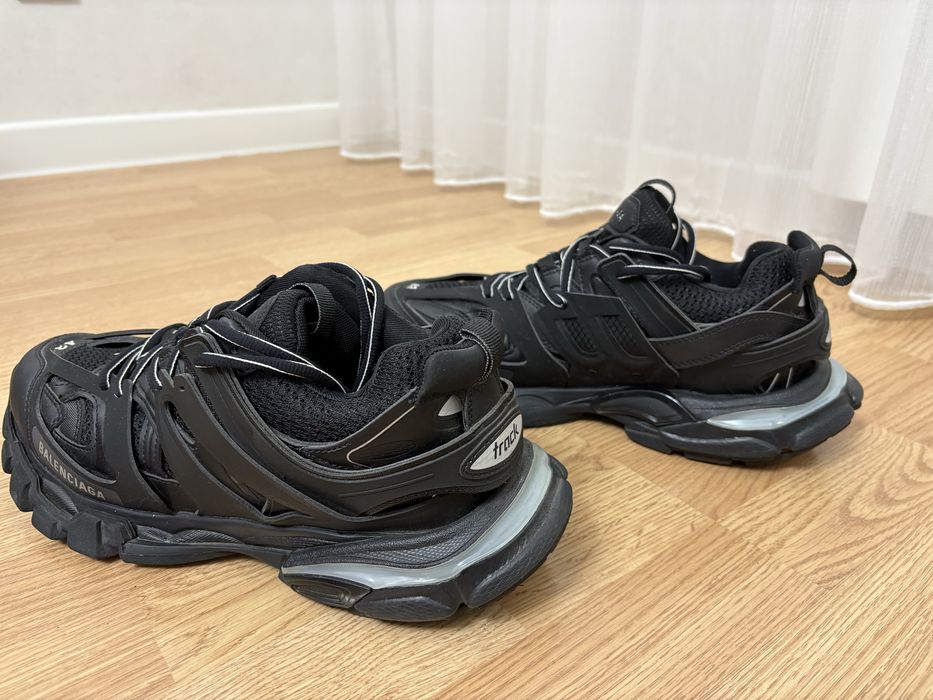 Продам кроссовки balenciaga 3xl