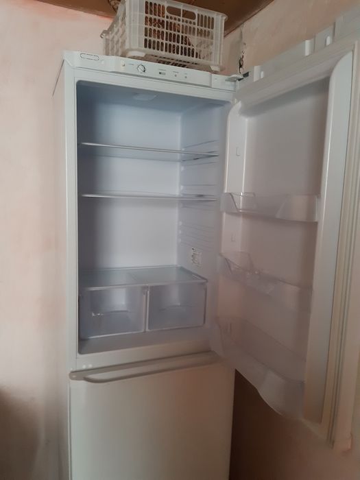 Холодильник (бирюса)