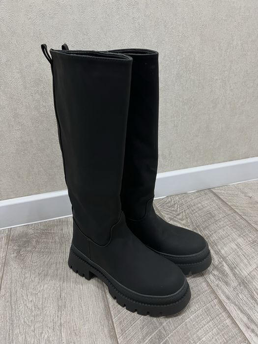 Продаются Сапоги новые