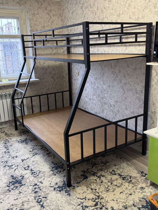 Ikki qavatli krovat. Двухместный кровать. Двухъярусная кровать.