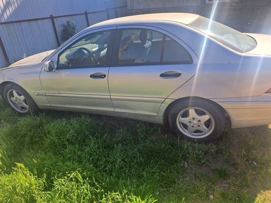 Vând sau schimb Mercedes