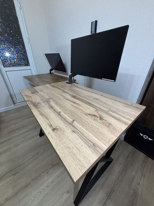 Компьютерный стол.