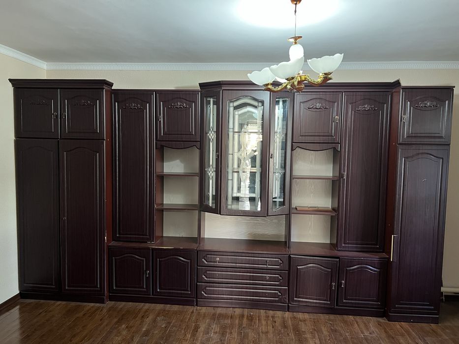 Stenka mebel sotiladi