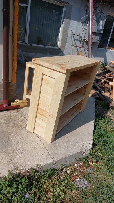 Барплот със столове