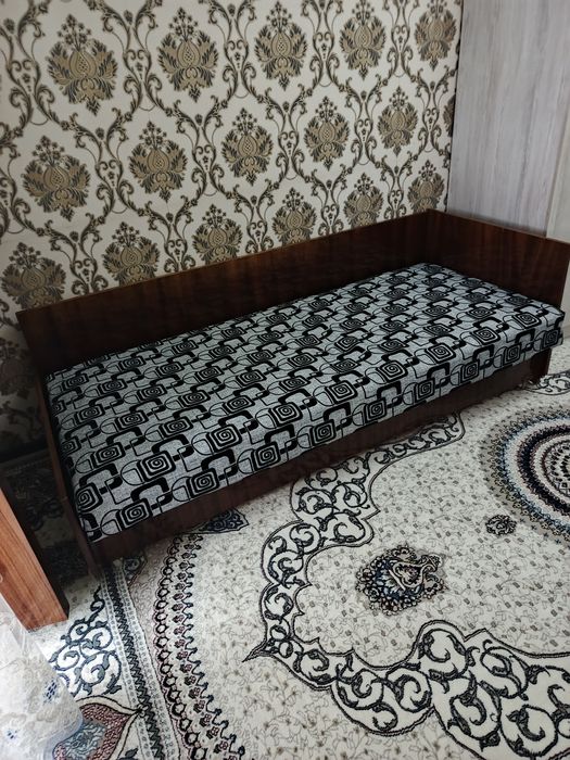 Продается полуторка кровать.