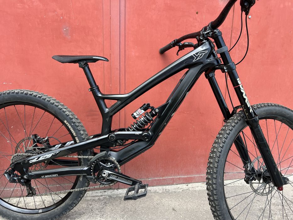 YT Tues CF Pro Carbon 27.5 Downhill/enduro