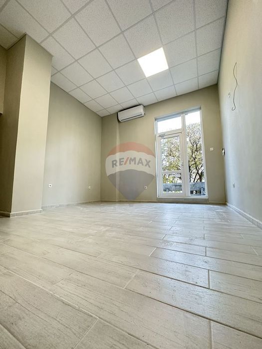 Дава се под наем Магазин в Варна, Гранд Мол Варна - 130 кв.м за 765 € - Снимка #2